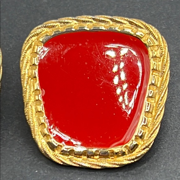 Vintage Avon red enamel earrings - Picture 4 of 6